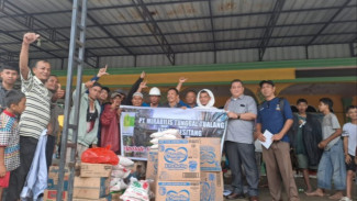 Aksi Cepat Tanggap Bencana, PT Sri Timur dan PT MTT Salurkan Perlengkapan Bayi di Langkat