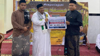Peringati Isra Miraj, Jamaah Masjid Annur Salurkan Donasi Rp10 Juta untuk Palestina