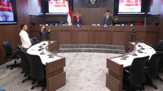 Anggota KPU Nias Barat yang Digrebek Istri Sah Saat Ngamar Bersama Selingkuhannya, Akhirnya Resmi Dipecat DKPP