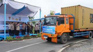 Lepas 22 Kontainer Bantuan untuk Korban Bencana di Sumatera, Kapolri: 40 Ribu Masyarakat akan Menerima Manfaatnya