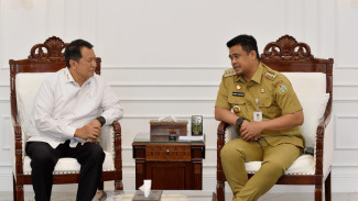 Bertemu dengan Gubernur Sumut, Wamen Purwadi Arianto Pastikan Pelayanan Publik Digitalisasi untuk Semua Sektor