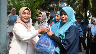 Berkah Ramadan 2026, DWP Unimed Bagikan 256 Paket Sembako Kepada Tenaga Kebersihan