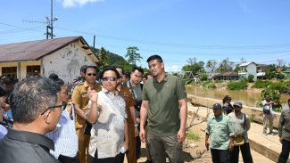 Tinjau Sungai Sibuluan Tapteng, Gubernur Sumut: Lahan Lama, Kami Minta Warga Relakannya untuk Dibangun Sheet Pile