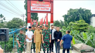 Sempat Viral Siswa Bertaruh Nyawa Lewat Pipa PDAM, Kini Jembatan Garuda Karya TNI AD Resmi Dibuka untuk Masyarakat