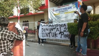 Mahasiswa UDA Gelar Demo Tuntut Kepastian Akademik dan Tolak Biaya Pindah Kampus Rp 2 Juta