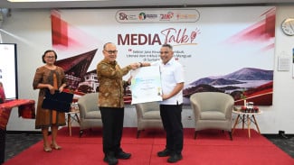 Jangkau 208 Satuan Pendidikan, Bank Sumut Raih Penghargaan OJK sebagai Bank Teraktif Literasi Keuangan ke Sekolah