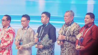 Digitalisasi Sukses Genjot PAD, Wali Kota Medan Raih Penghargaan Nasional TP2DD 2026 Terbaik Wilayah se-Sumatera