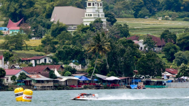 Venue F1 Powerboat di Danau Toba