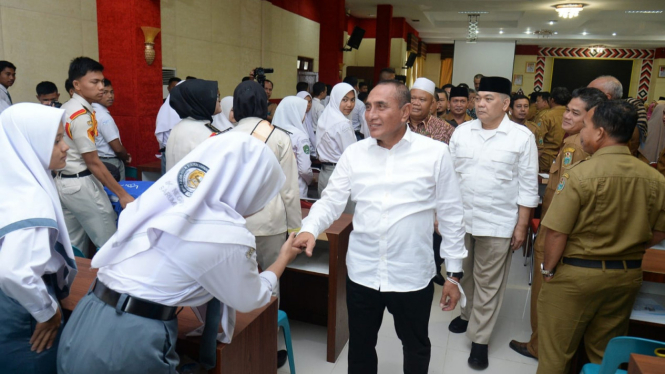 Gubernur Sumut, Edy Rahmayadi temui ratusan pelajar SMA.