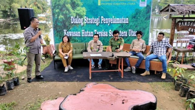Narasumbers Dialog Penyelamatan Hutan Tersisa Sumut.