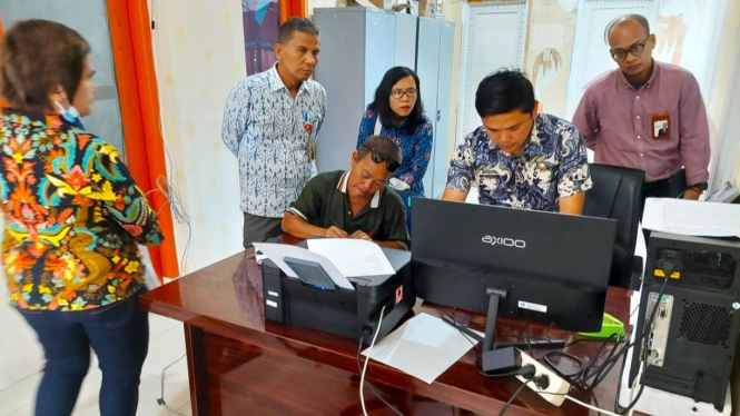 Abyadi Siregar datangi Kantor Samsat Pangururan, Samosir.
