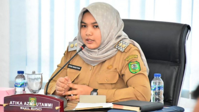 Wakil Bupati Madina, Atika Azmi Utammi Nasution.