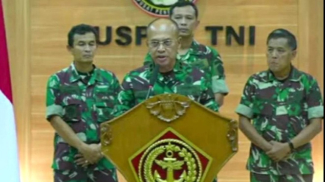 Kepala Pusat Penerangan TNI, Laksda TNI Julius Widjojono.