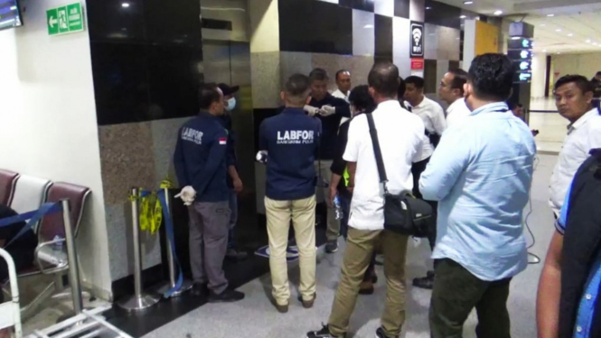 Tim Labfor olah TKP wanita jatuh dari lift Bandara Kualanamu.