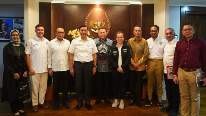 Pertemuan Luhut Panjaitan dengan Ketua IMI Pusat Bambang Soesatyo dan Wagub Sumut, Musa Rajekshah.