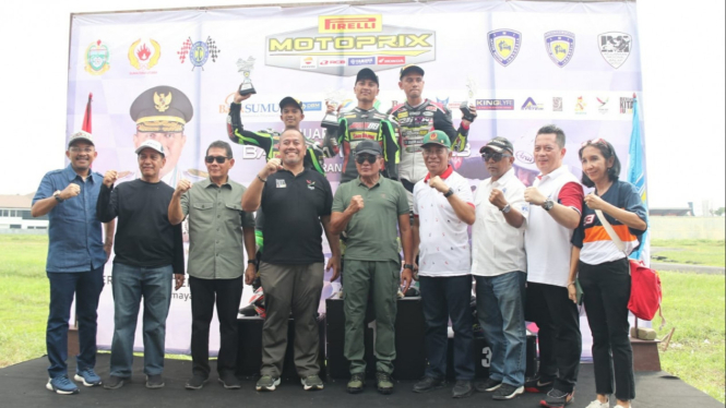 Gubernur Sumut Edy saksikan Kejurnas Balap Motor Putaran 3 Regional A Sumatera Motoprix 2023.