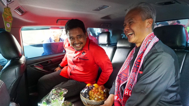Momen kebersamaan Ganjar Pranowo bersama Bobby Nasution.