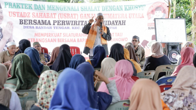 Usbat Ganjar Edukasi masyarakat Serdang Bedagai salat khusyu.