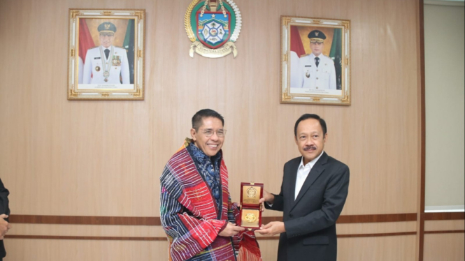 Sekda Pemprov Sumut, Arief Sudarto Trinugroho menerima Kunjungan Menteri Pendidikan dan Luar Negeri Singapura di Kantor Gubernur.