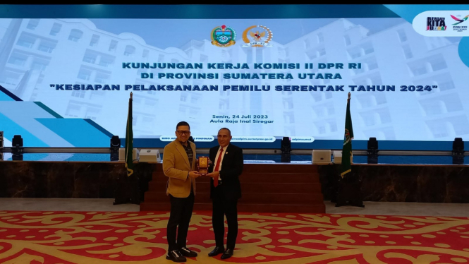 Gubernur Sumut, Edy Rahmayadi bersama Ketua Komisi II DPR RI, Ahmad Doli Kurnia Tanjung.