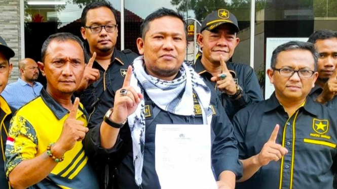 Partai Ummat Kota Medan laporkan pengacara Komarudin.