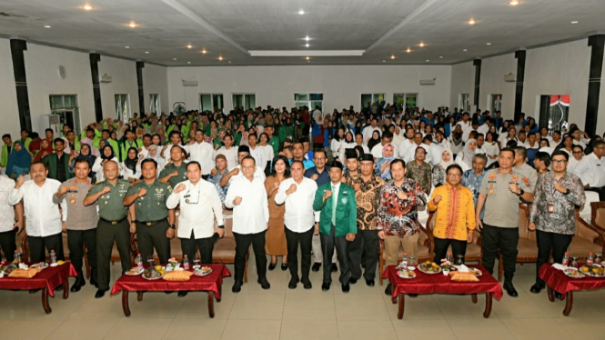 Gubernur Sumut, Edy Rahmayadi berikan kuliah umum kepada mahasiswa di Sibolga.
