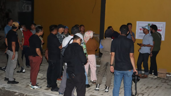 Tim gabungan menutup Diskotik One King Golden di Kabupaten Langkat.