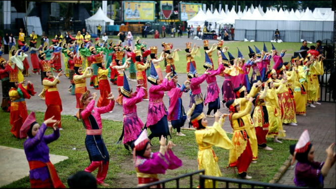 200 mahasiswa/i UMSU partisipasi tarian massal Adira Festival.