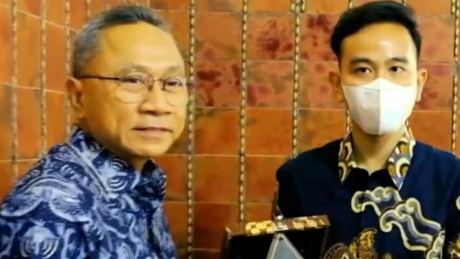 Ketua Umum PAN, Zulkifli Hasan bersama Wali Kota Solo, Gibran Rakabuming.