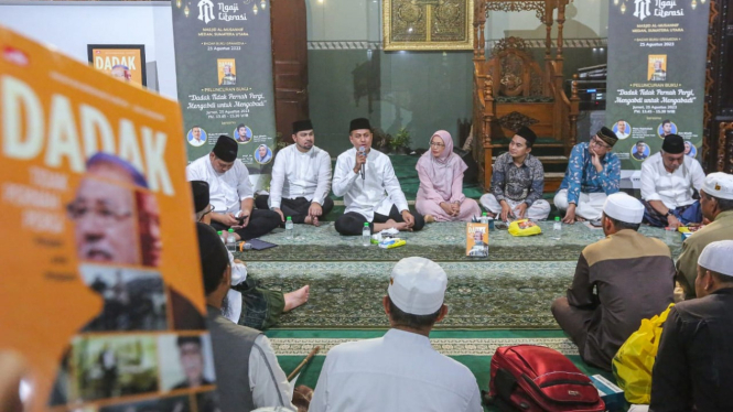 Peluncuran buku ayahanda Wagub Sumut, Muda Rajekshah, almarhum Haji Hanif berjudul 'Dadak Tidak Pernah Pergi' di Masjid Al Musannif.