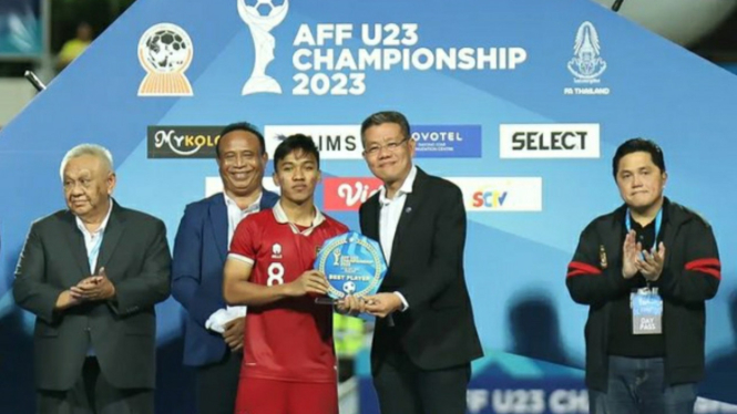 Pemain Timnas Indonesia U-23, Arkhan Fikri raih penghargaan 'Pemain Terbaik Piala AFF U-23'.