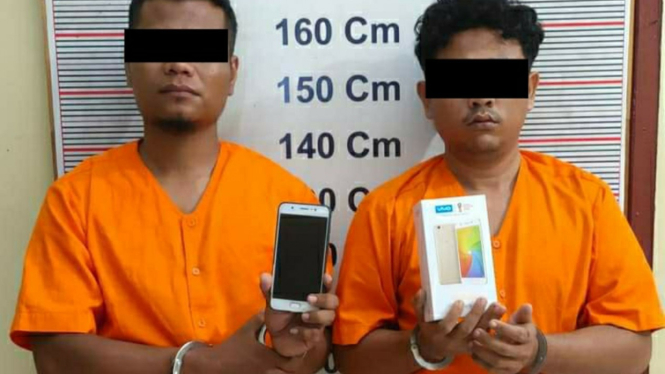 Dua pelaku pencurian handphone viral di media sosial ditangkap.