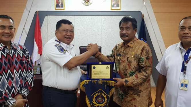 Wali Kota Binjai, Amir Hamzah kunjungi Politeknik Transportasi Darat Indonesia.