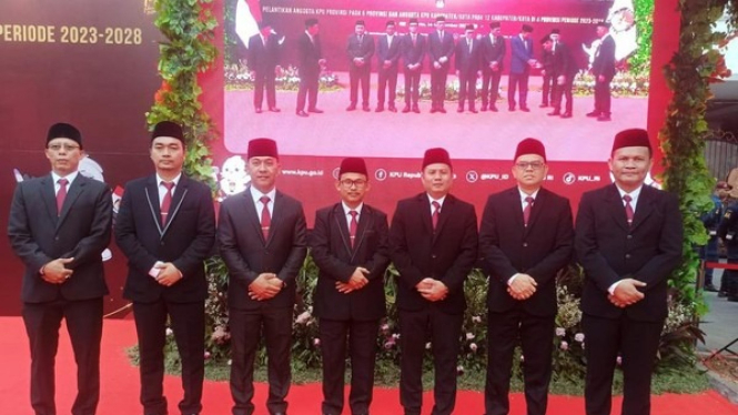 7 anggota KPU Sumut periode 2023-2028.
