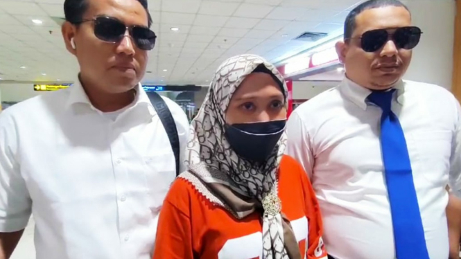 Korban penculikan dan penyekapan di Malaysia, Fauziah Fadillah dan kuasa hukumnya, Said Firhad Assegaf (kanan).