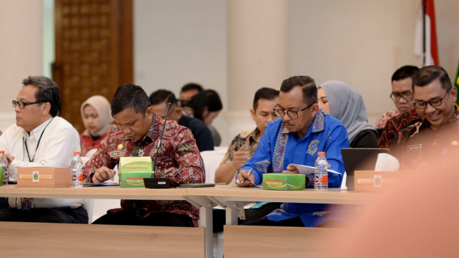 Rapat PB PON XXI Wilayah Sumut di Aula Raja Inal Siregar Kantor Gubernur Sumut.