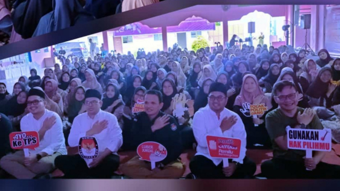 KPU Sumut nobar 'Kejarlah Janji' ajak partisipasi aktif masyarakat pada Pemilu 2024.