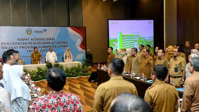 Pj Gubernur Sumut, Hassanudin pimpin rapat konsolidasi percepatan penurunan stunting Provinsi Sumut.