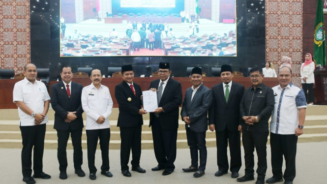 Pj Gubernur Sumut, Hassanudin hadiri rapat paripurna dengan agenda Ranperda tentang Pajak dan Retribusi Daerah di DPRD Sumut.