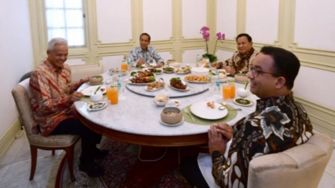 Presiden RI, Joko Widodo makan siang bersama 3 Capres Pilpres 2024, Anies Baswedan, Prabowo Subianto dan Ganjar Pranowo.