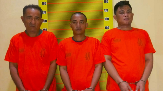 Bapak dan 2 anak ditangkap karena terlibat peredaran 2 kg sabu.