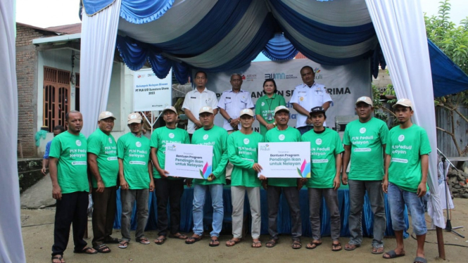 PLN serahkan bantuan mesin pendingin ikan kepada kelompok nelayan di Kota Sibolga.