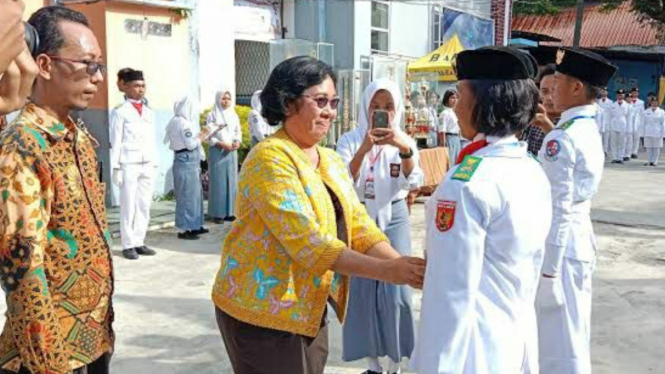 Kepala Sekolah SMA Negeri 8 Medan, Rosmaida Asiannah Purba.