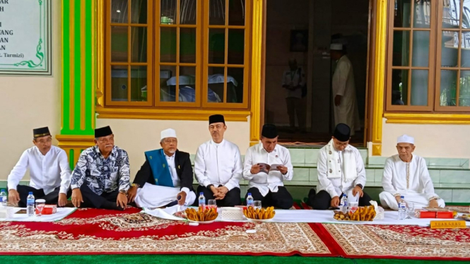 Ketua TKD AMIN Sumut, Edy Rahmayadi bersama tim TKD Sumut mendampingi Capres Anies Rasyid Baswedan kunjungan ke Kabupaten Deliserdang, Sumut..