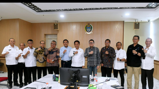 Pj Gubernur Sumut Hassanudin menerima Kunker Reses Komisi II DPR RI ke Kantor Gubernur Sumut.