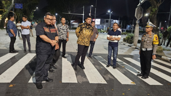 Wali Kota Medan, Bobby Nasution melihat Jalan Jenderal Sudirman kembali dibuka.