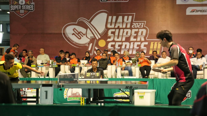 Ijeck dan Ustaz Adi Hidayat saksikan laga final TSP Club Medan dengan JBSM Samarinda.