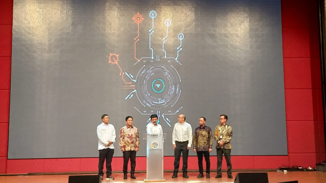 Menteri ATR/BPN, Hadi Tjahjanto Deklarasi Sibolga Kota Lengkap dan Penyerahan Sertipikat Tanah Elektronik, di Adi Mulia Hotel, Kota Medan.