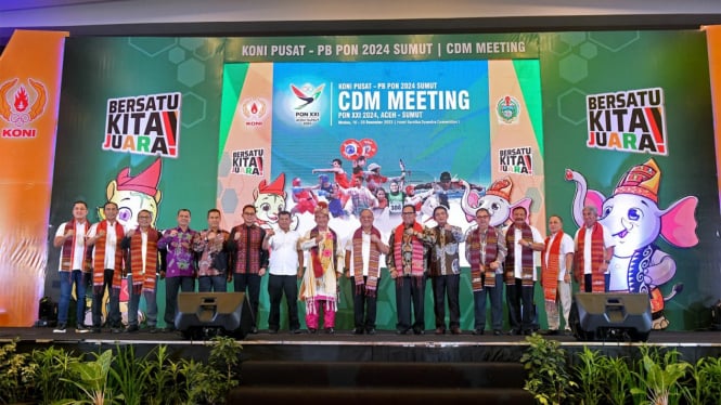 Pj Gubernur Sumut Hassanudin dan Ketua KONI Pusat Marciano Norman  menghadiri CDM Meeting Panitia Besar PON XXI Tahun 2024 Aceh-Sumut di Hotel Santika, Kota Medan.