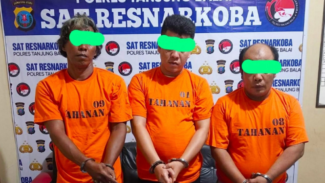 Tiga pelaku pengedar narkoba diamankan Satnarkoba Polres Tanjung Balai.